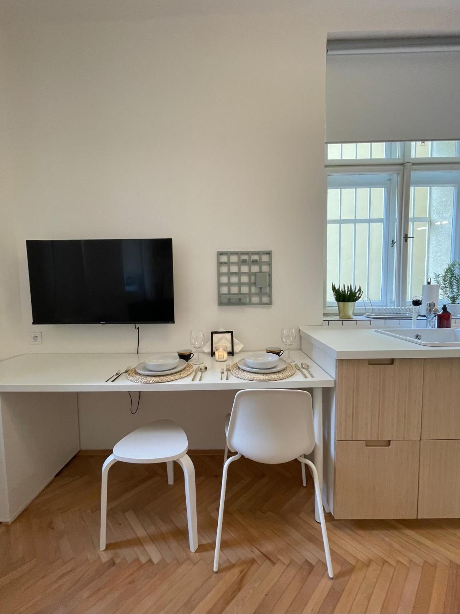 Urban Retreat I Modern Boho Apartments In Lovely Letna District - 10 Minutes From Old Town Πράγα Εξωτερικό φωτογραφία